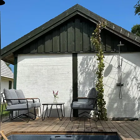 Historic Cannon House From 1777 On Laeso Semesterbostad *